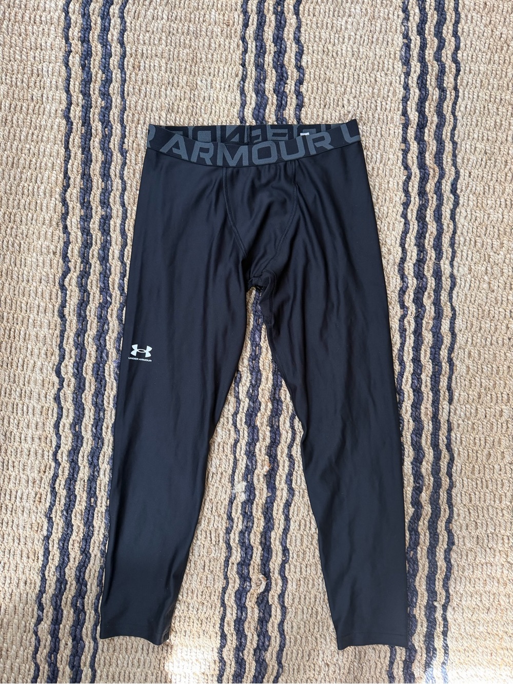 Black Youth Under Armour Compression Leggings, Size XL